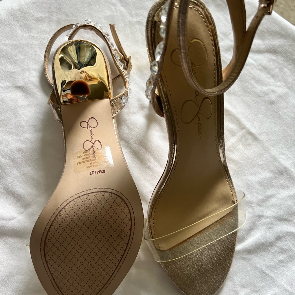 Jessica Simpson good and clear heels